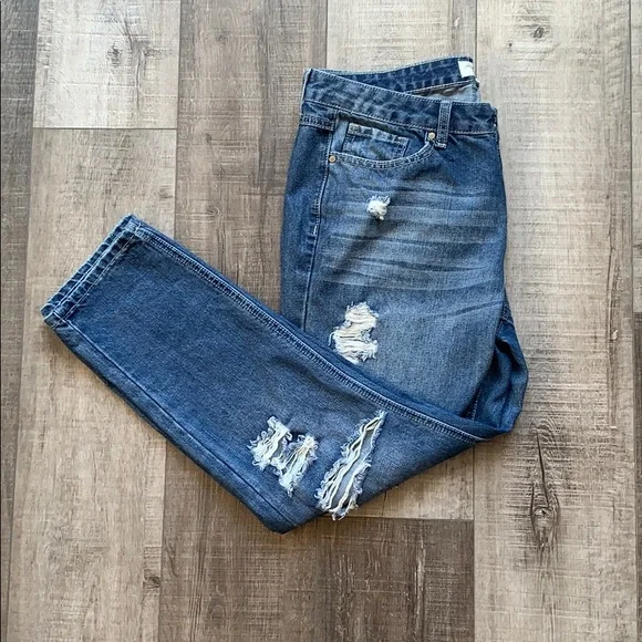 DISTRESSED JEANS - Picture 2 of 8